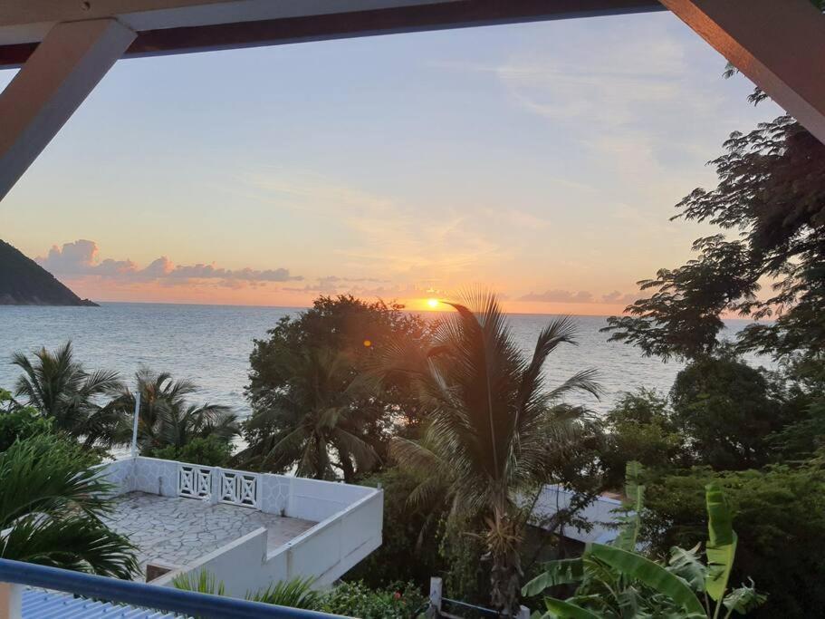 Vwe Moun Bay Apartment Deshaies Exterior photo
